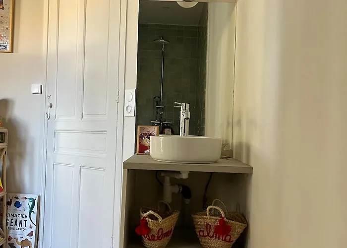 Διαμέρισμα Downtown - 2 Bedroom With Private Garden