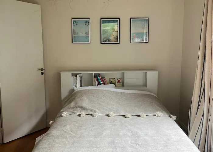 Διαμέρισμα Downtown - 2 Bedroom With Private Garden *